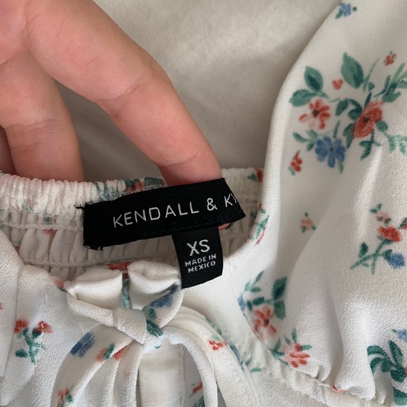 Kendall and Kylie floral crop top - Picture 4 of 4